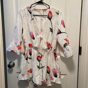 NWT XS Willow & Clay Floral Romper
